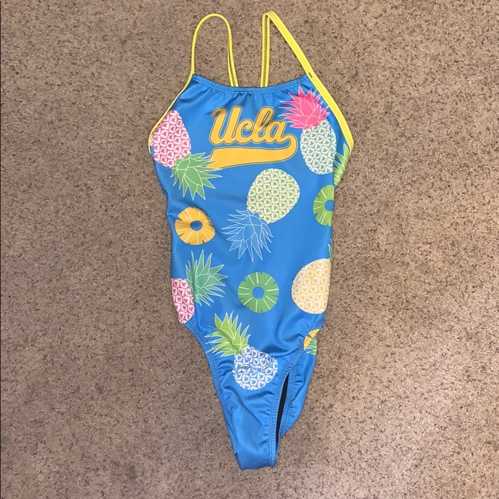 One piece training suit